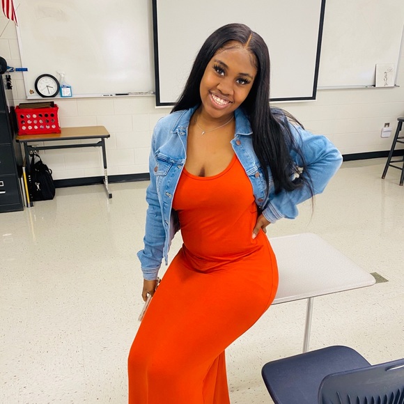 Meet your Posher, Tamia - Picture 1 of 3